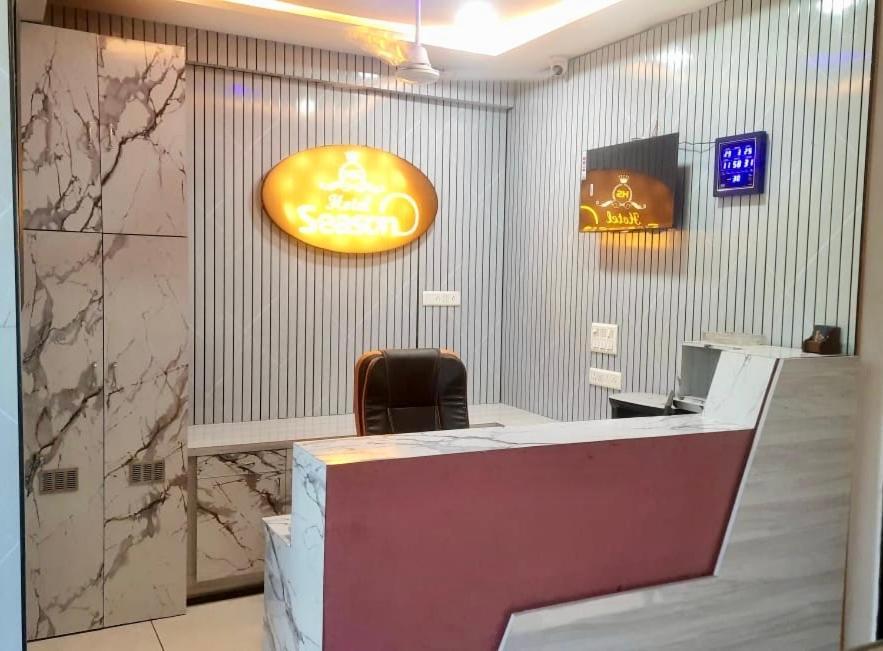 Hotel Season Ahmedabad Exterior foto
