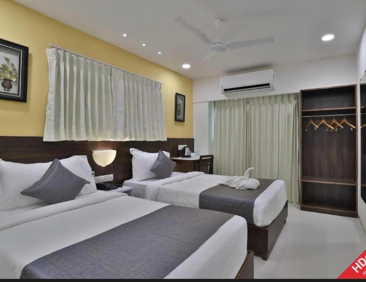 Hotel Season Ahmedabad Exterior foto